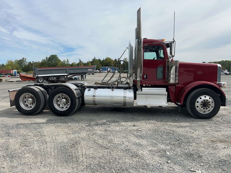 2022-peterbilt-389-image-4