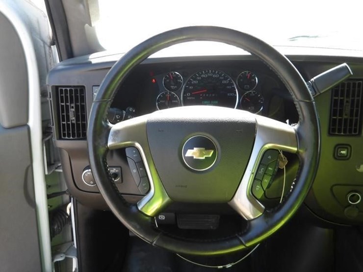 2019-utility-van-image-16