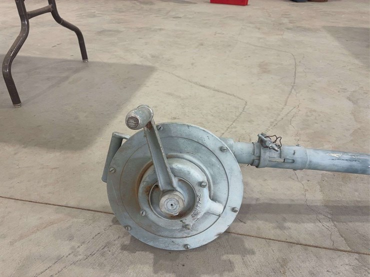 navy-portable-bomb-hoist-image-4