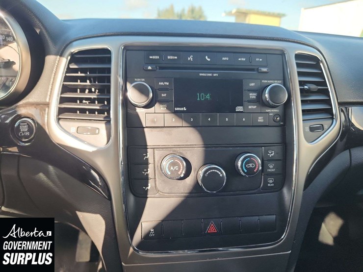 2013-jeep-grand-cherokee-image-21