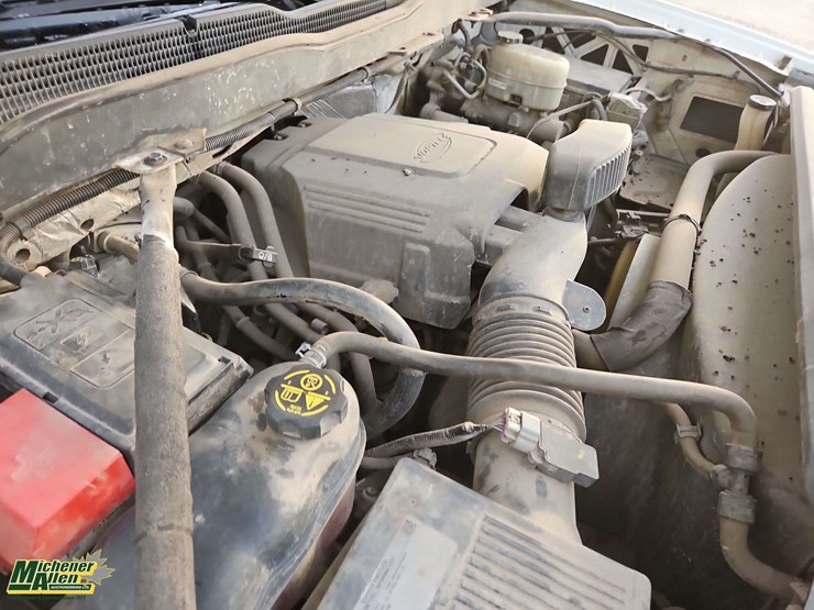 2015-chevrolet-silverado-2500hd-image-26