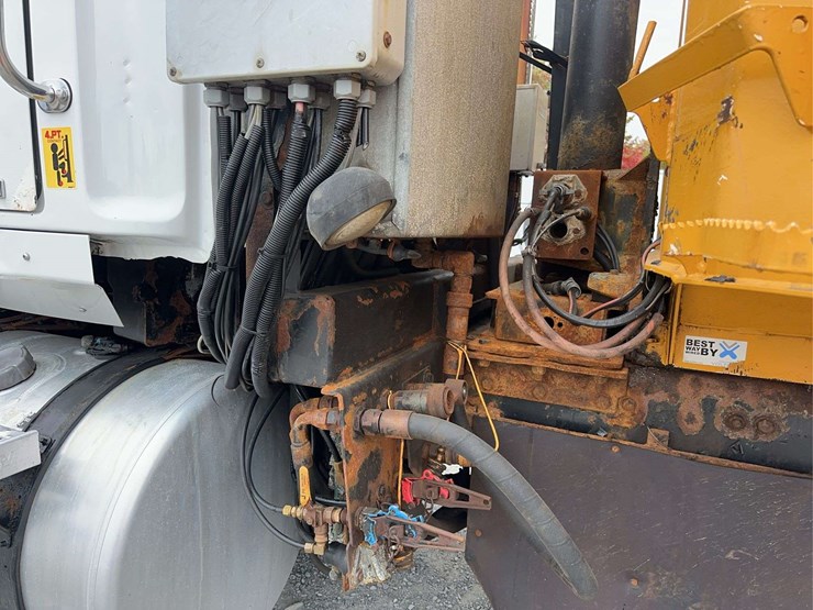 2016-western-star-4700sf-image-18