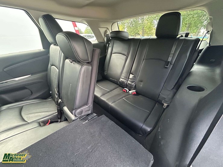 2013-dodge-journey-image-13