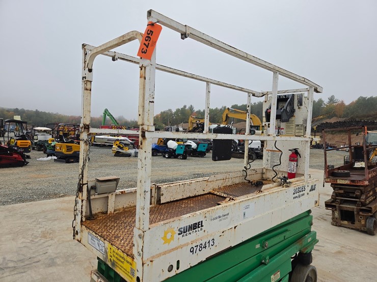 2017-jlg-2032es-image-24