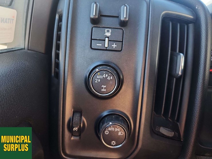 2017-chevrolet-silverado-1500-image-23