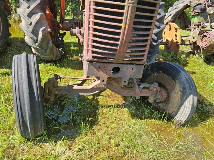#2523-•-case-tractor-image-9