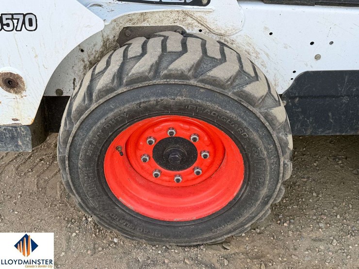 2015-bobcat-s570-image-10