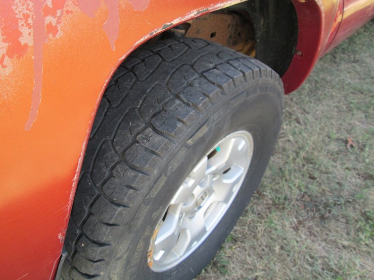 2005-toyota-tacoma-image-11