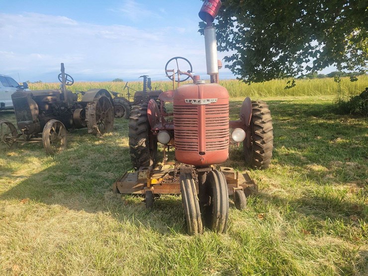 farmall-b-with-woods-belly-mower-image-2