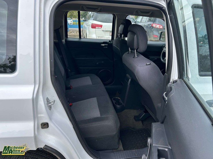 2016-jeep-patriot-image-12