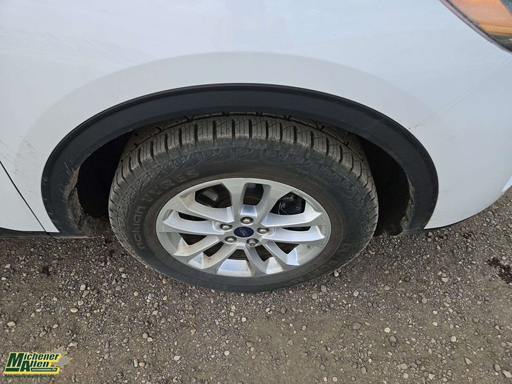 2020-ford-escape-image-12