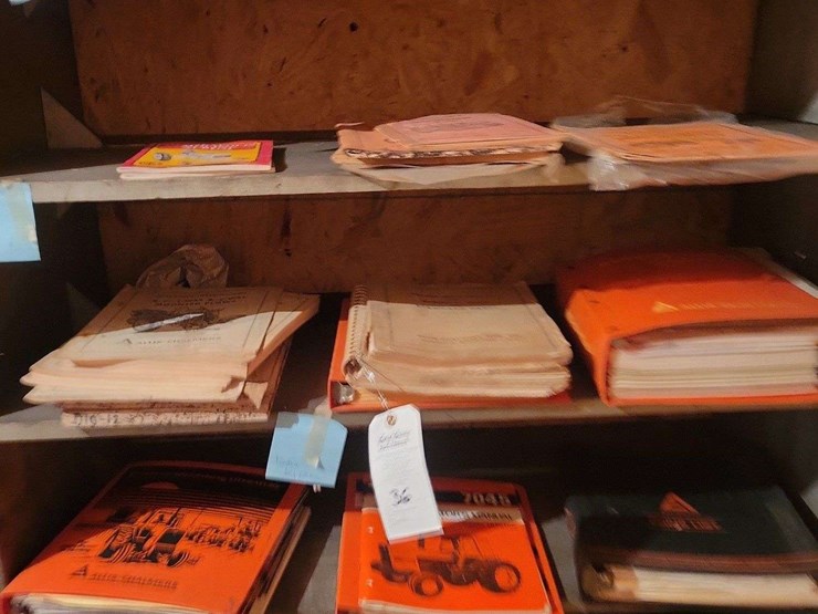 collection-of-allis-chalmers-tractor-operator-manuals-and-parts-catalogs-image-1