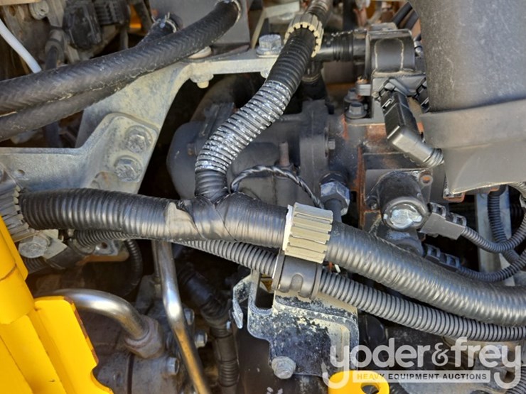2018-komatsu-d61ex-24-image-44