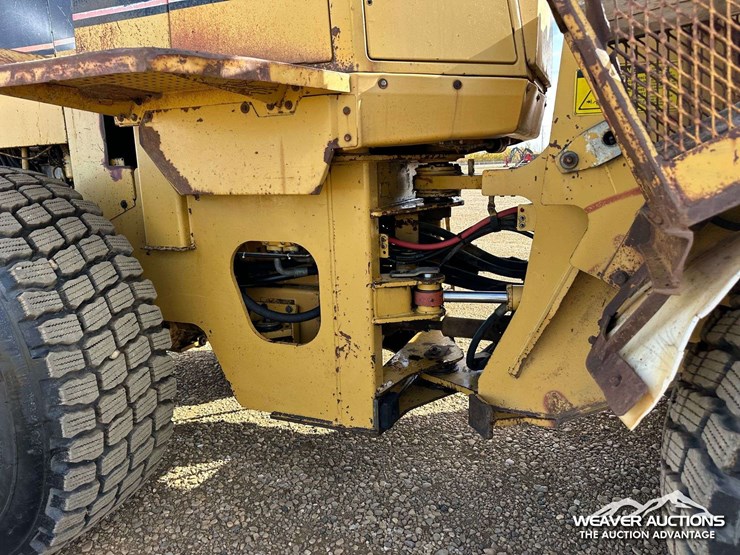 caterpillar-938f-image-43