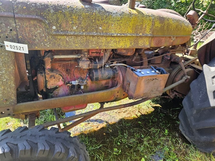 #2521-•-mccormick-w9-tractor-image-14