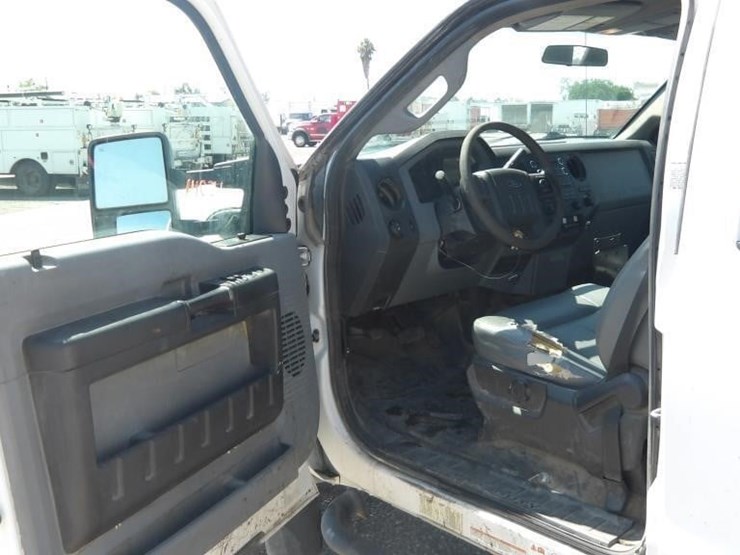 2016-ford-f550-image-19