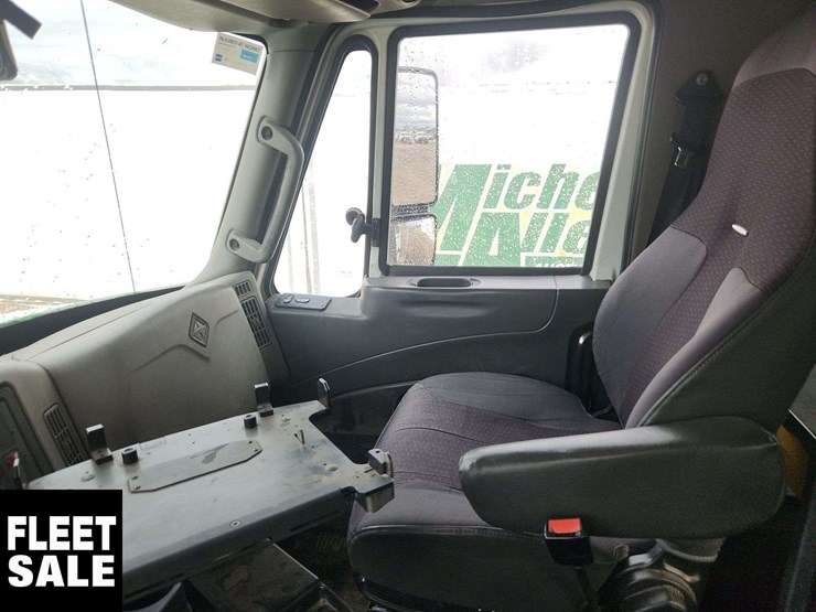 2013-international-durastar-4400-image-14
