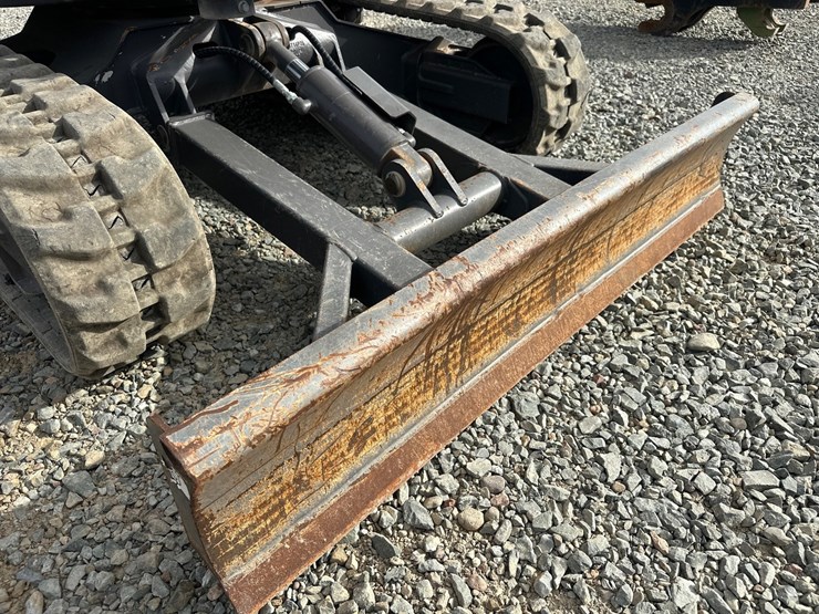 volvo-ec27d-image-31