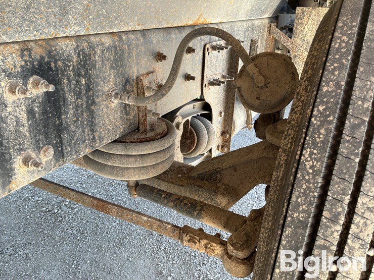 2015-freightliner-114sd-image-17