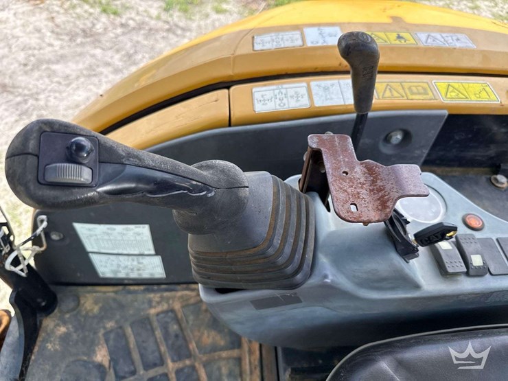 2018-caterpillar-303e-mini-excavator-image-25