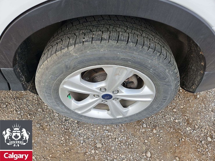 2016-ford-escape-se-image-10