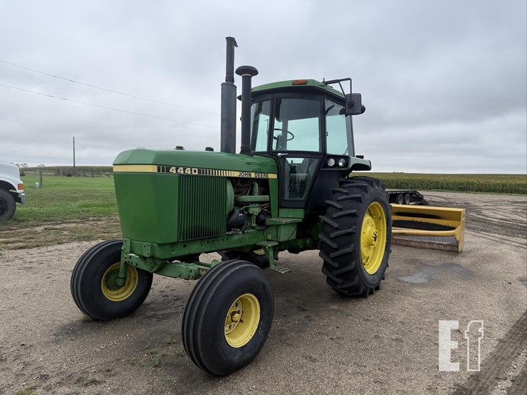 john-deere-4440-image-1