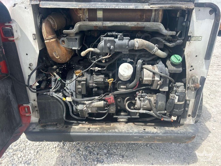 2020-bobcat-t770-image-7