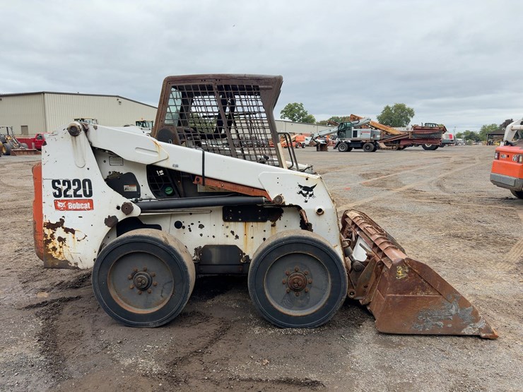 2008-bobcat-s220-image-6