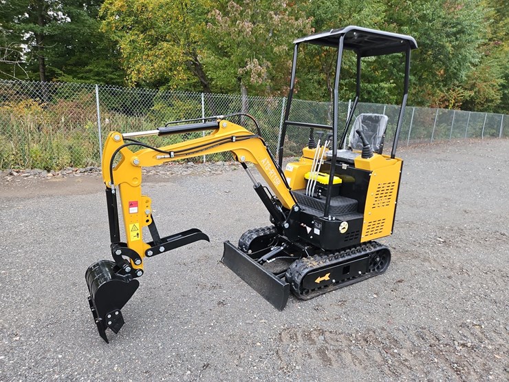 ats-rt15r-mini-excavator-image-1