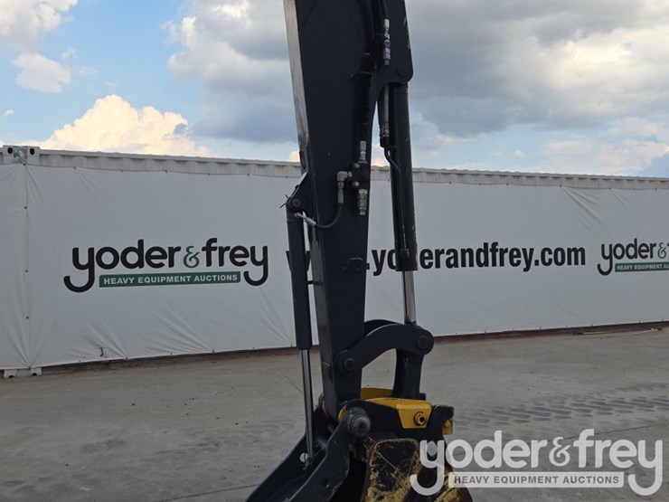2020-deere-60g-image-29