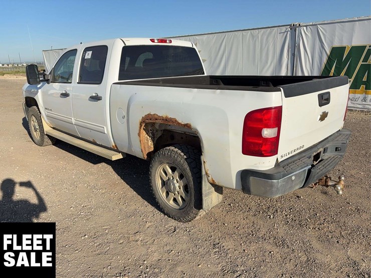 2011-chevrolet-silverado-2500hd-image-3