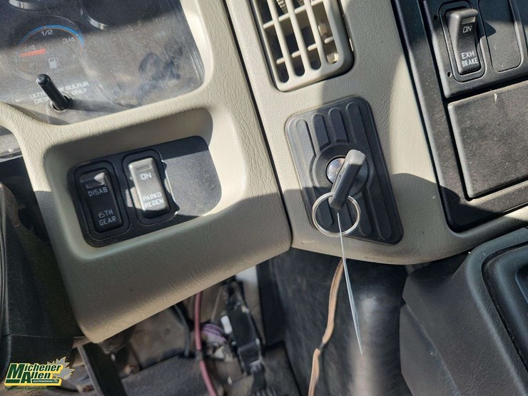 2014-international-durastar-4300-image-11