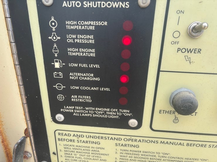 #3338-•-ingersoll-rand-ir900-towable-air-compressor-image-63