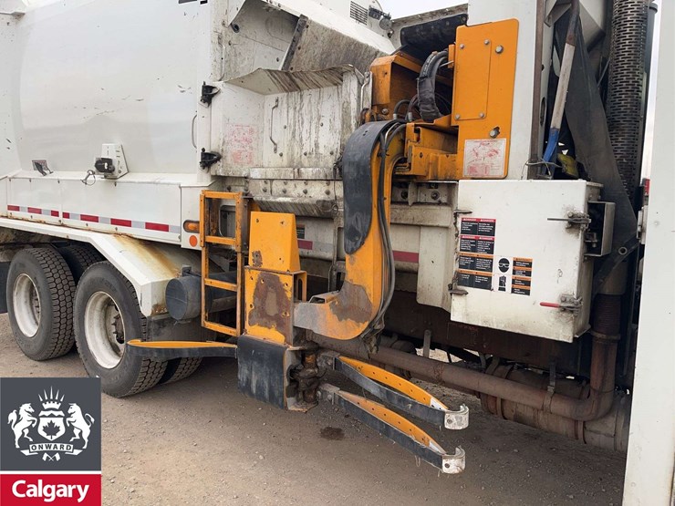 2017-international-workstar-7400-image-24