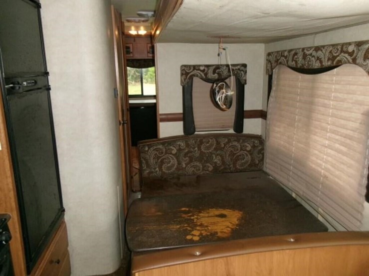 2013-sunset-trail-camper-image-17