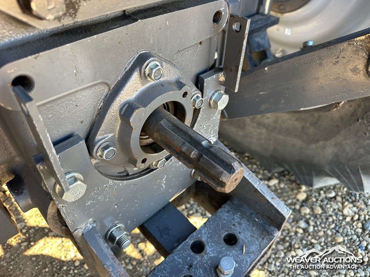 2013-massey-ferguson-4610-image-42