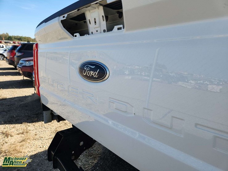 2023-ford-f250-image-32