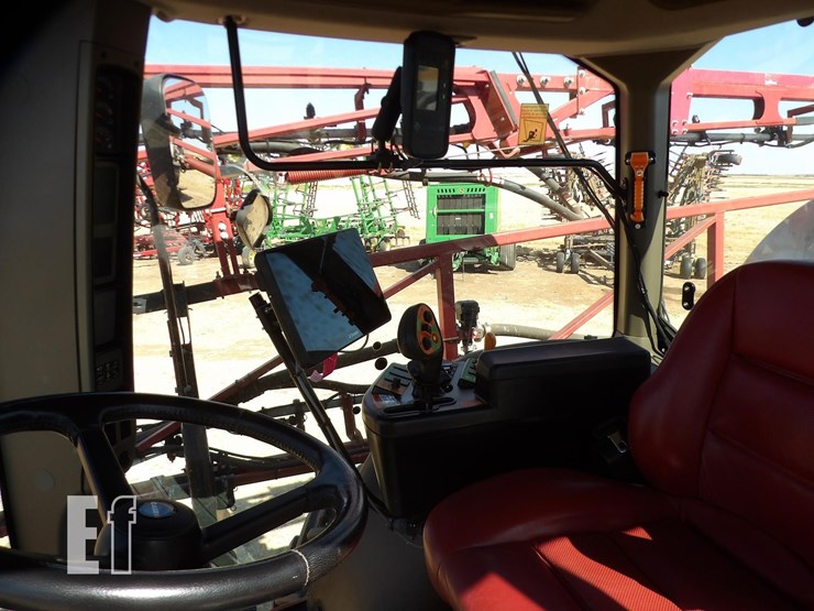 2017-case-ih-patriot-3340-image-31