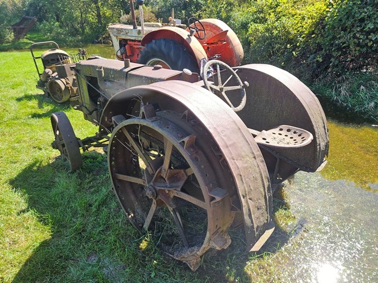 #2530-•-1939-case-c-tractor-image-3
