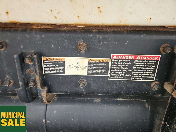 2019-freightliner-m2-106-image-41