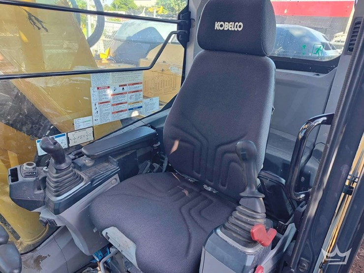 2023-kobelco-sk140sr-lc-7-image-7