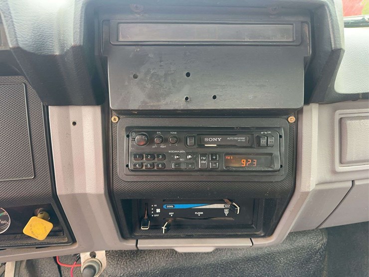 1995-ford-f800-image-31