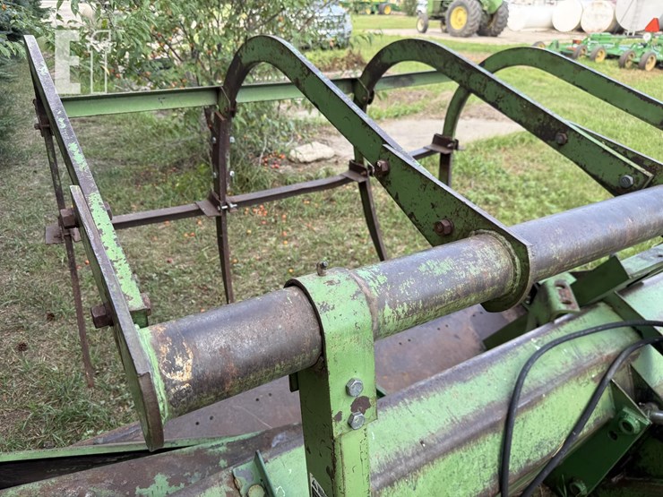 john-deere-148-image-11