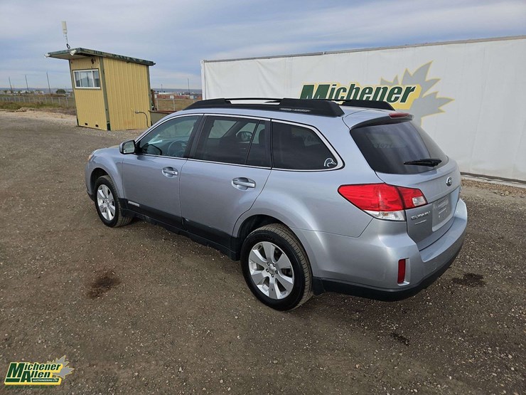 2012-subaru-outback-image-3