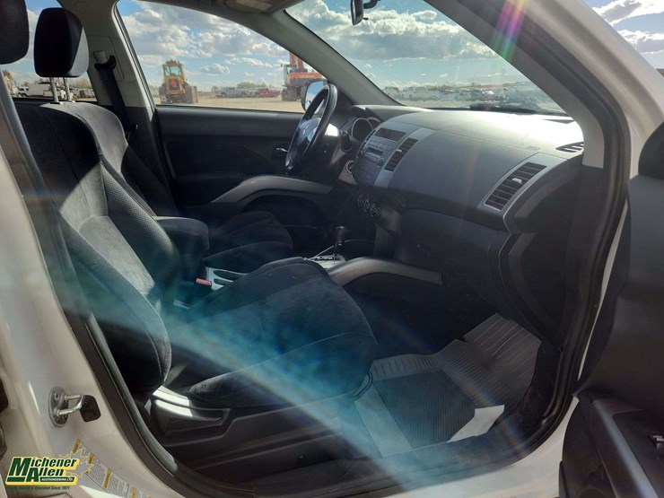 2010-mitsubishi-outlander-image-18