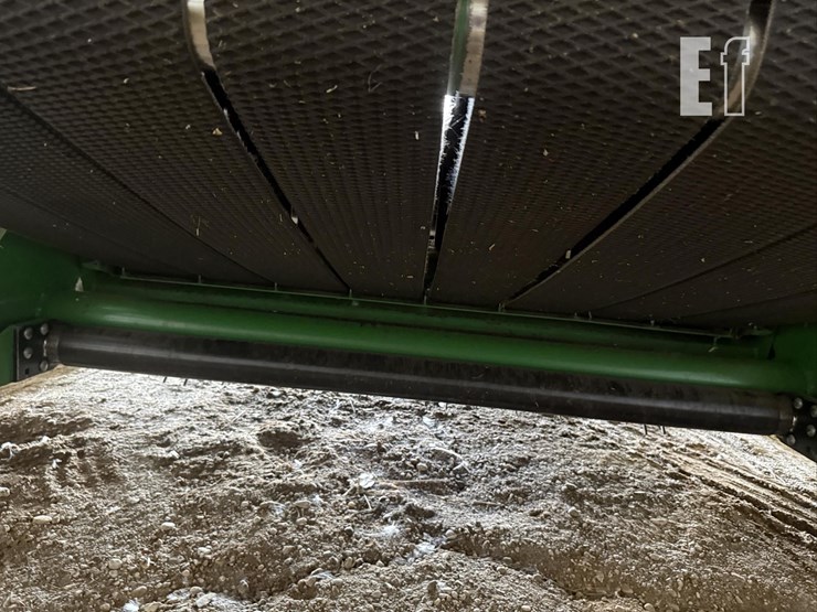 john-deere-567-image-21