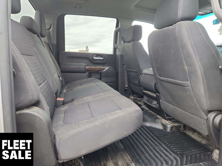 2023-gmc-sierra-2500hd-image-16