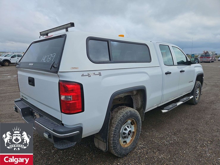2015-gmc-sierra-2500hd-image-4
