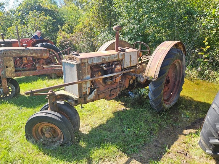 #2526-•-1935-case-cc-tractor-image-1