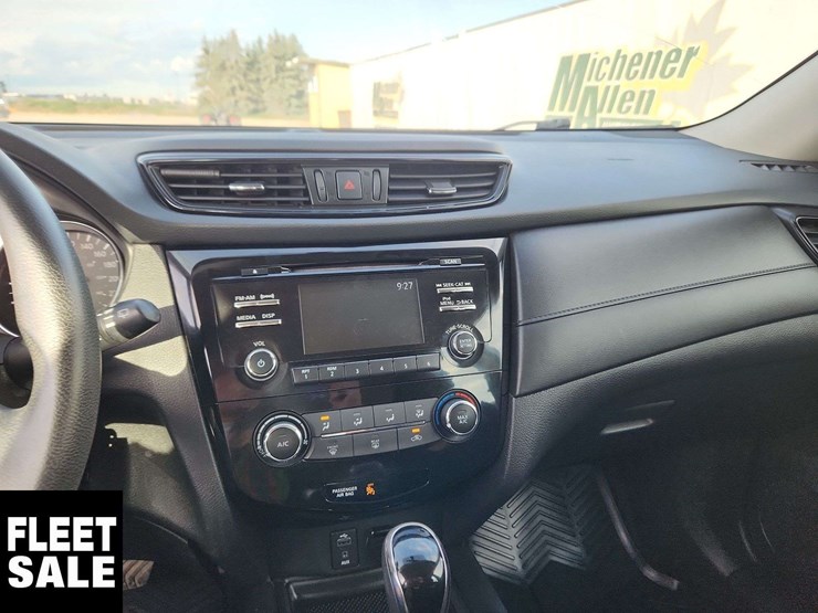 2017-nissan-rogue-image-21
